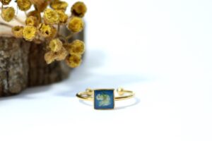 Smagliczka w kwadracie m granat // Pierścionek