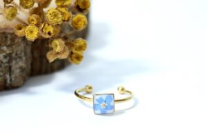 Niezapominajka w kwadracie m biel // Pierścionek