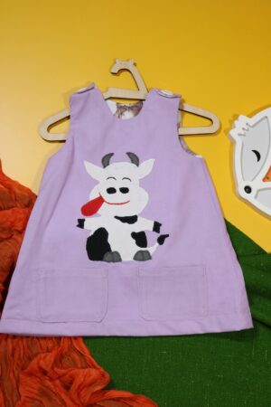 Fioletowa sukienka dwustronna z krówką (80 cm)